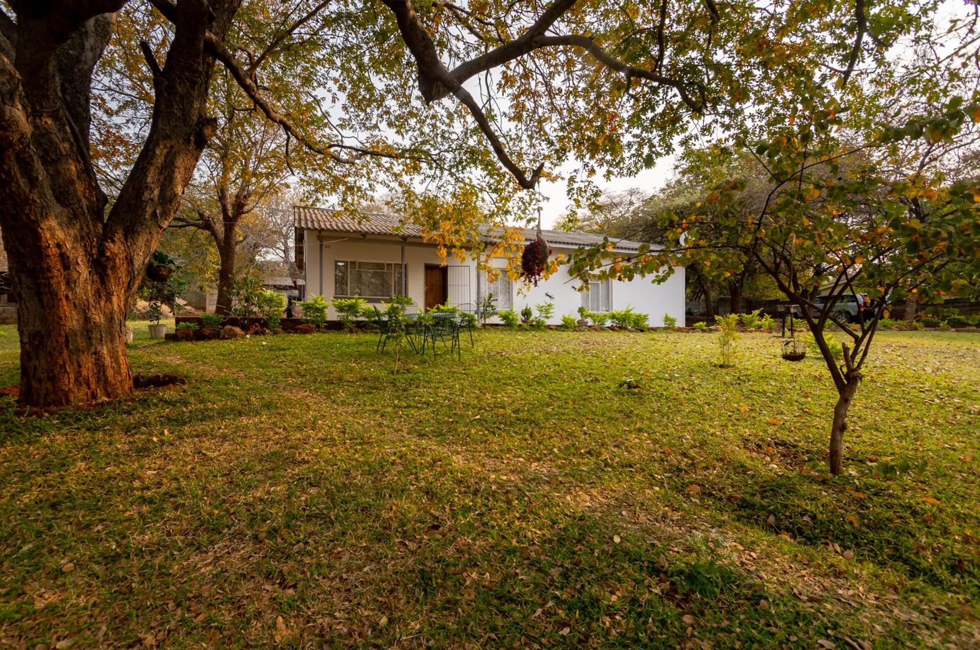 Wood Road Guest Lodge Victoria Falls Exteriér fotografie